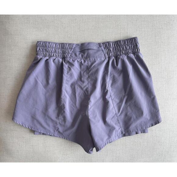 Nike One Dri-FIT Mid-Rise Purple 3" Shorts Women's Medium - Picture 6 of 8